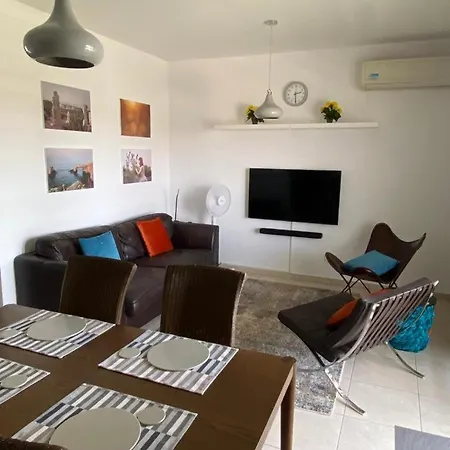דירה Gorgeous 1 Bedroom Close To Town Centre לימסול