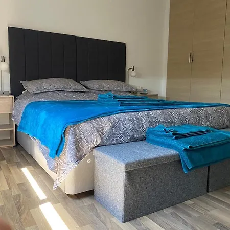 Gorgeous 1 Bedroom Close To Town Centre Apartment